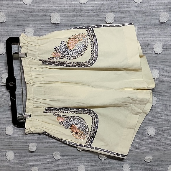 Anthropologie Pants - Anthropologie Embroidered Paper Bag Shorts Size S